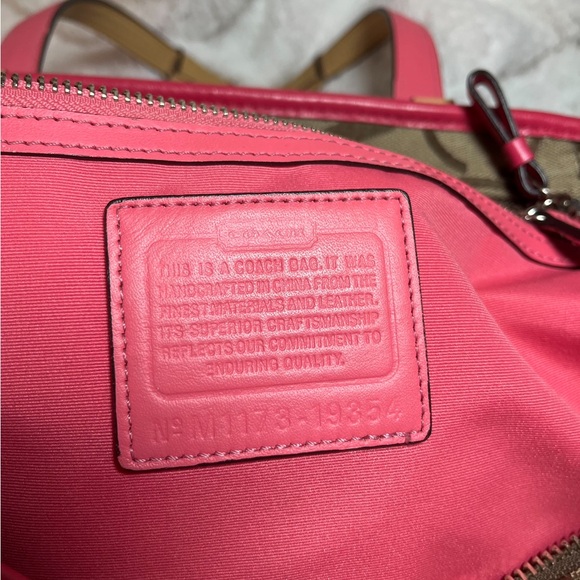 Pre-owned Coach - Hamptons Weekend Signature Color Block Medium Tote Set - Picture 9 of 16